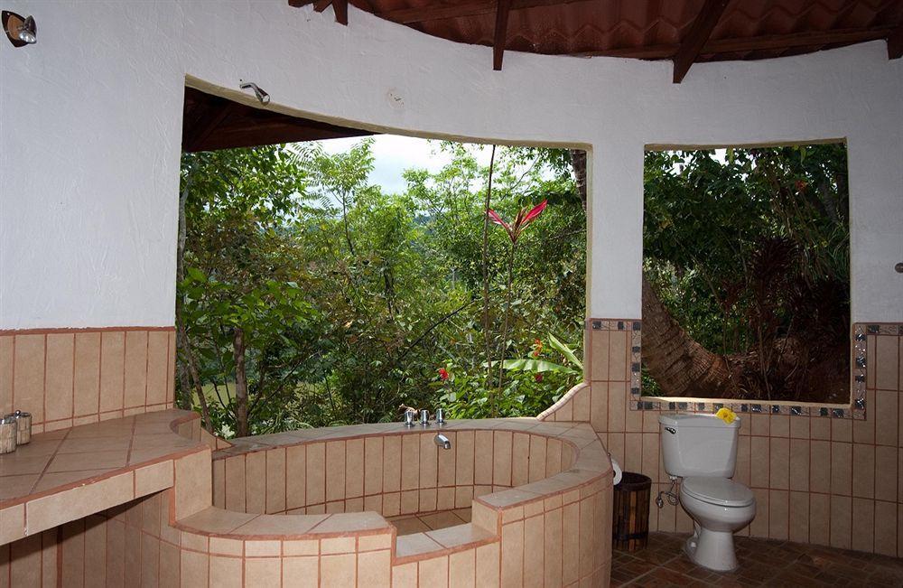 Lagunavista Villas Carate Exterior foto