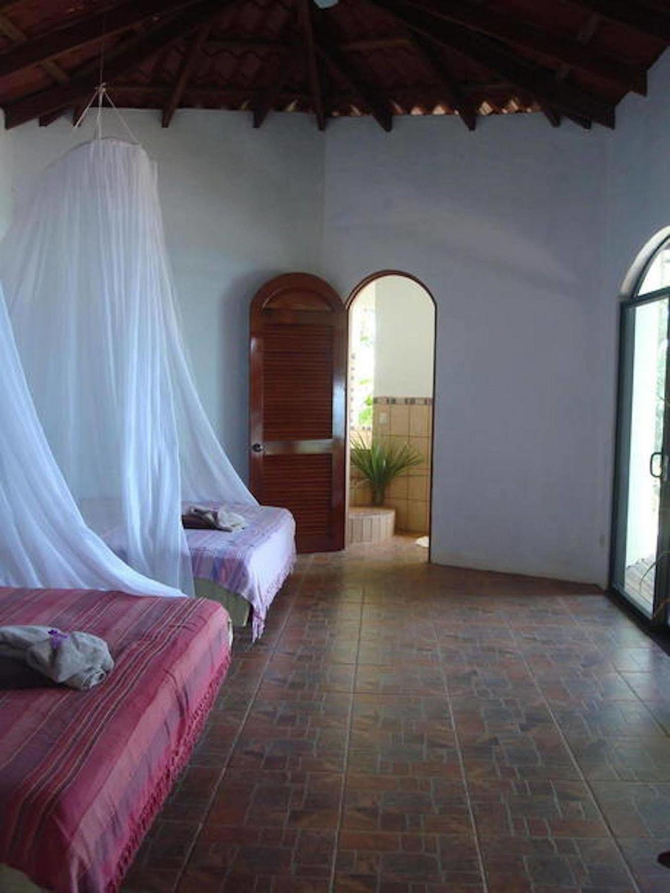 Lagunavista Villas Carate Exterior foto
